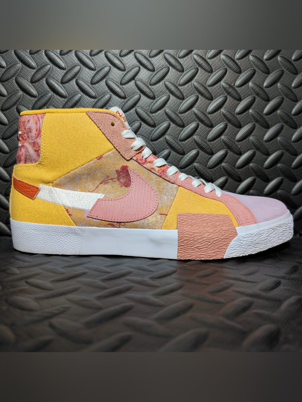 Nike SB Zoom Blazer Mid PRM Rose Paisley Sanded Gold DM0859-700 size 11.5